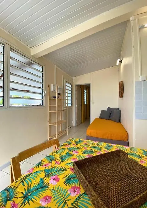 Trois Rivieres T2 Avec Grande Terrasse Ombragee Vue Mer Sainte-Luce 0*,  Martinique