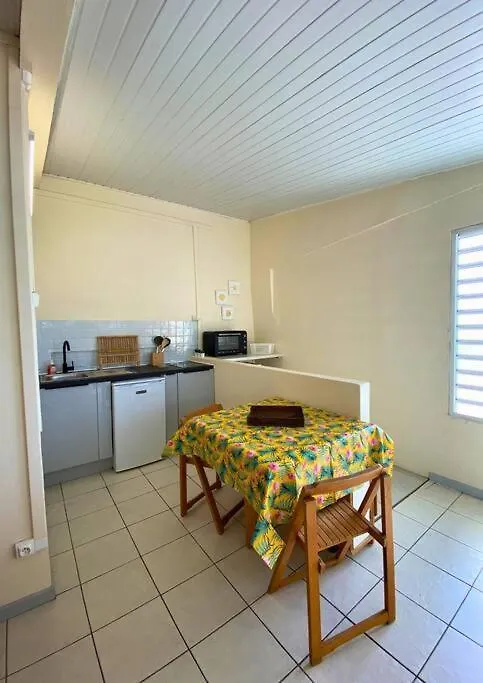 Trois Rivieres T2 Avec Grande Terrasse Ombragee Vue Mer Sainte-Luce 0*,  Martinique
