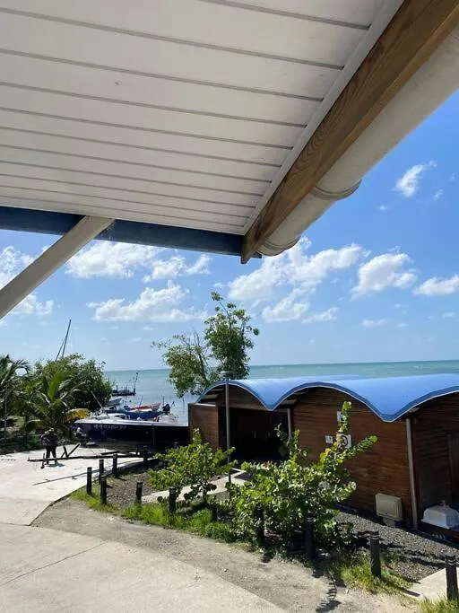 Trois Rivieres T2 Avec Grande Terrasse Ombragee Vue Mer Sainte-Luce Apartament
