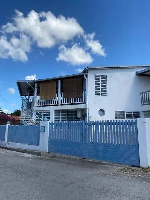 Trois Rivieres T2 Avec Grande Terrasse Ombragee Vue Mer Sainte-Luce